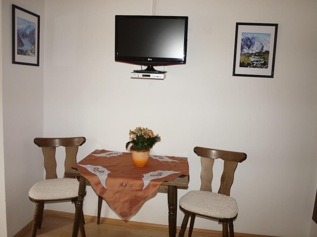 Urblhof Apartment Лойташ Стая снимка