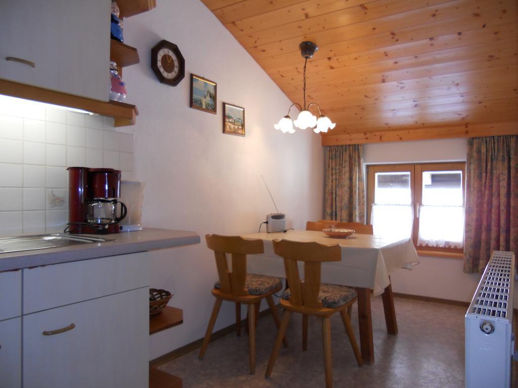 Urblhof Apartment Лойташ Стая снимка
