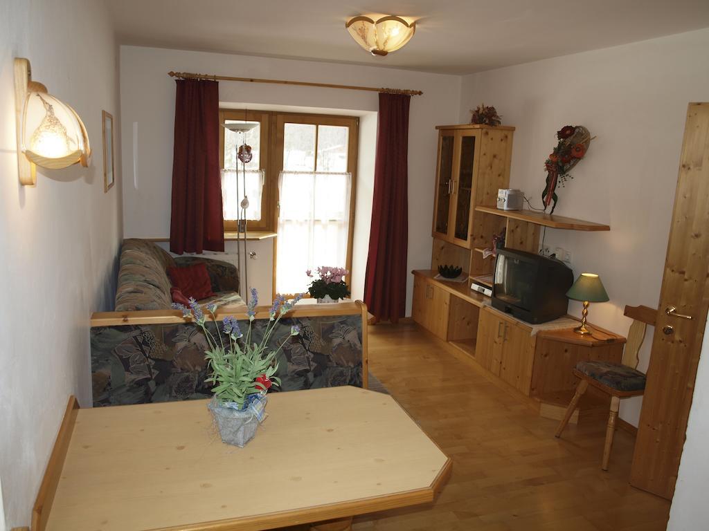Urblhof Apartment Лойташ Стая снимка